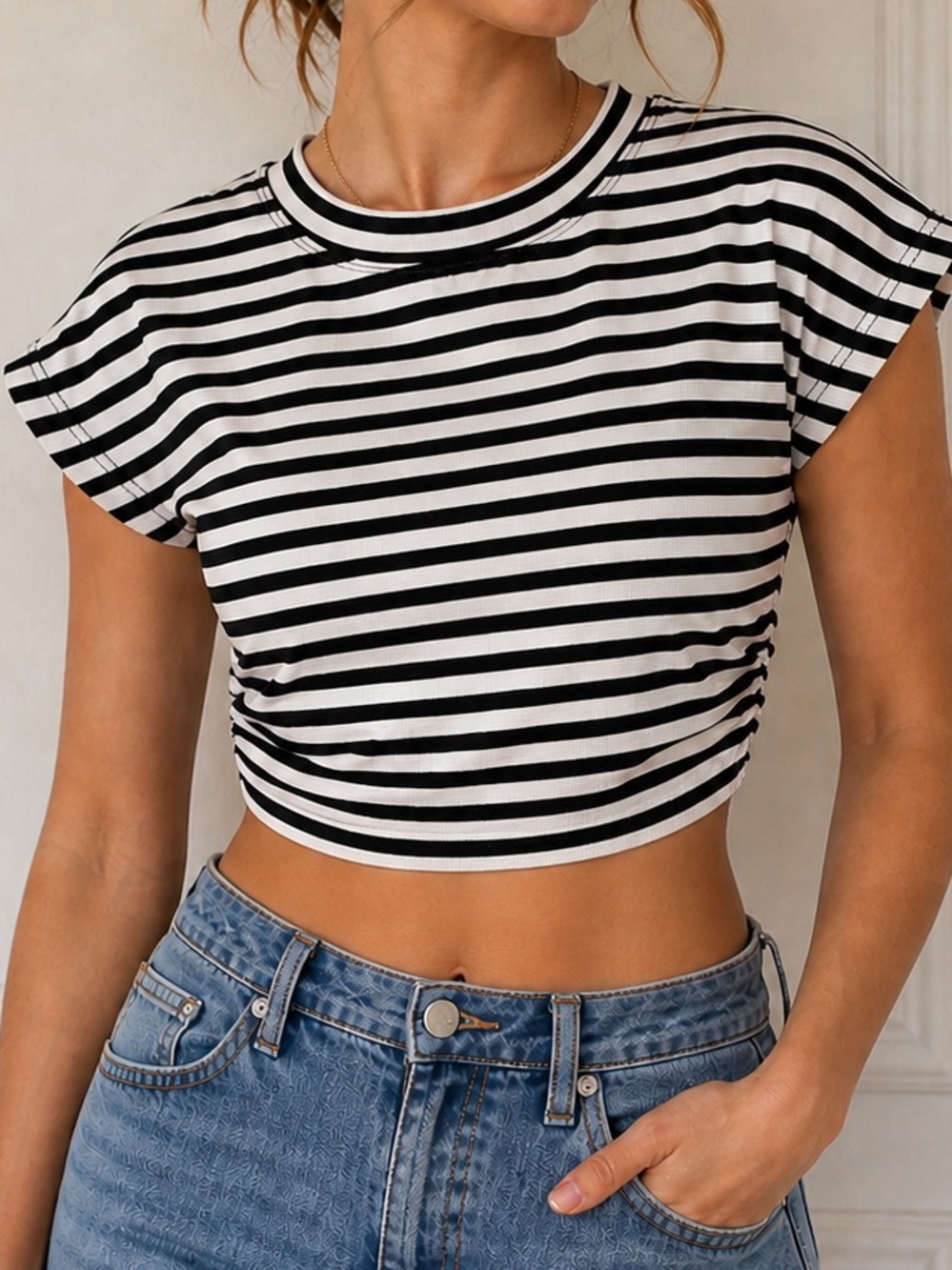 HALARA Black & White Striped Cropped Tee